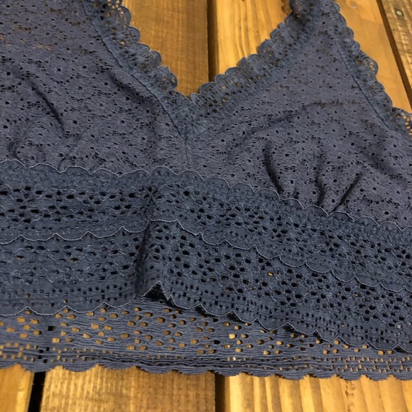 Aerie size small blue lace halter bralette - Picture 4 of 7